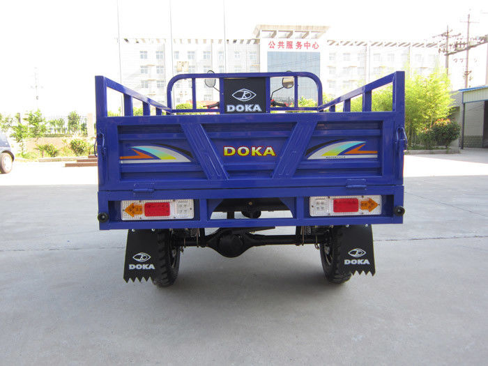 De gemotoriseerde 150CC-Doos Met drie wielen van de Ladings Grote Ronde Hoofd Lichte 1.8m*1.25m Lading